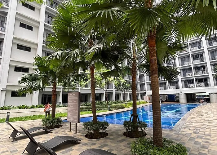 R - Shore Residences Aparthotel
